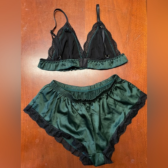 Shein Size: Small Colour:Green & Black - Picture 2 of 2